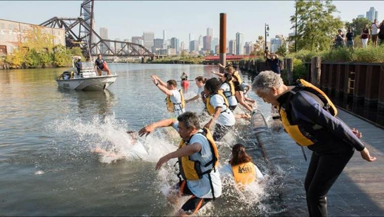 ef969ddf-Chicago and Cook County officials jumped into the Chicago River