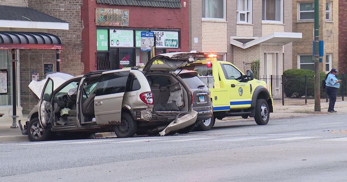 Four kids, two adults injured in South Side crash | FOX 32 Chicago
