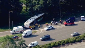 4 hurt when CTA bus veers across oncoming Lake Shore Drive lanes, hits tree in Uptown