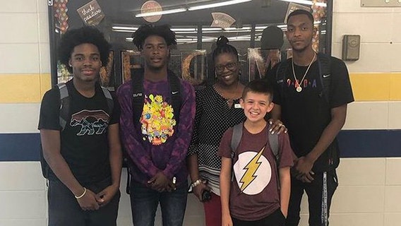‘Nobody will eat lunch with me’: Football players befriend high school freshman eating alone on 1st day