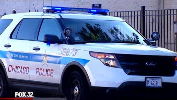 Chicago police: Man found with gunshot wound to head in West Side alley