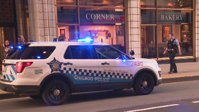 Gunfire enters Loop restaurant during fight on Michigan Avenue; no one hurt