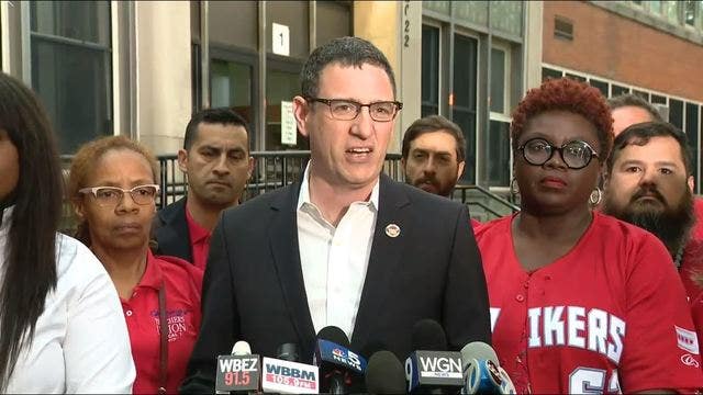 Chicago teachers to set strike date as contract talks resume