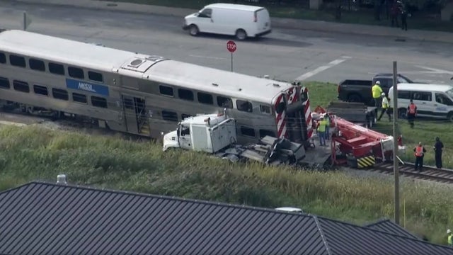 SouthWest Service Metra train hits semi, derails in rail yard