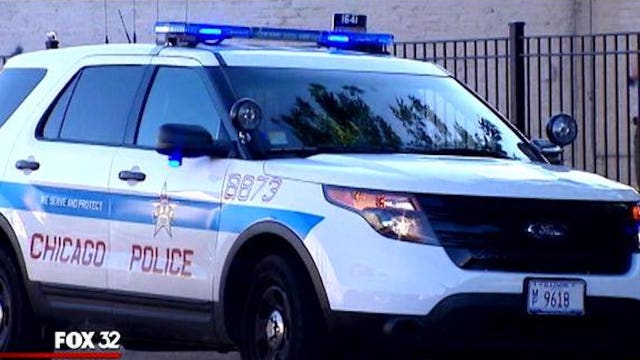 Chicago police: Man found with gunshot wound to head in West Side alley