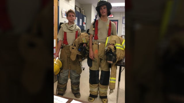 Florida students walk up more than 100 flights of stairs to honor victims of 9/11