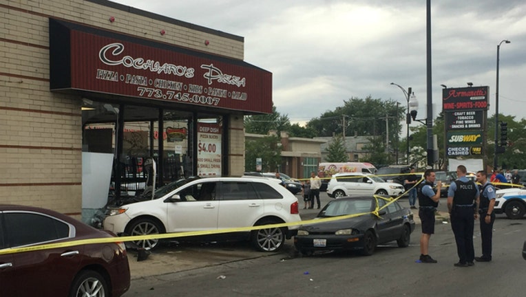 3f8371e7-Car hits pedestrians on Northwest Side