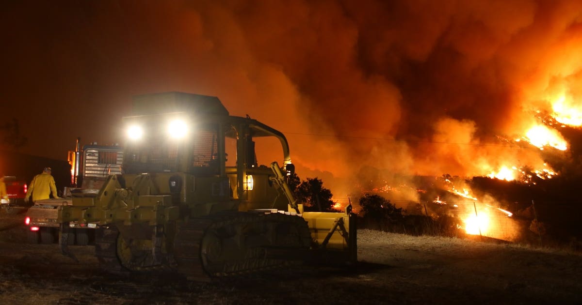 Wildfire forces 90,000 residents of Northern California to evacuate ...