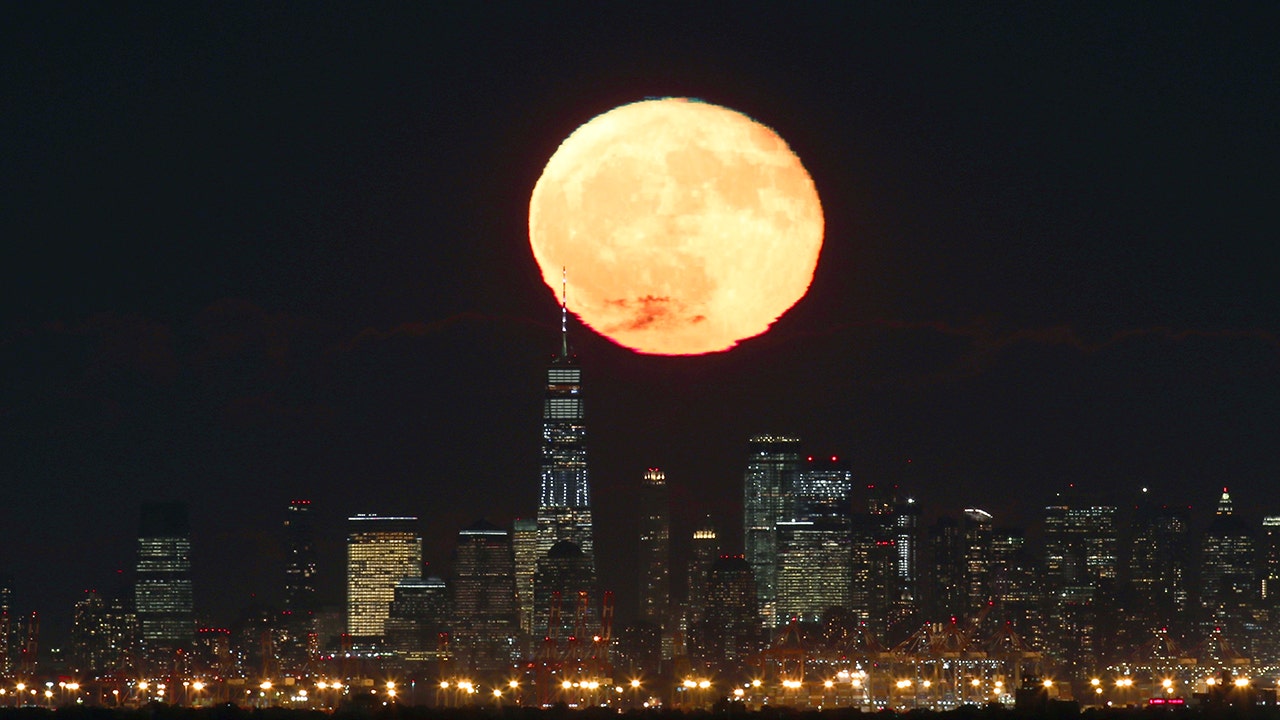 Massive, bright orange 'Hunter's Moon' will take over sky this