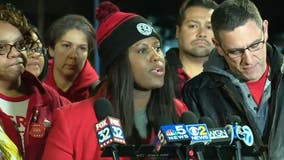 Teachers, district still negotiating Saturday; Mayor says school likely canceled Monday