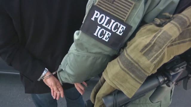 Illinois lawmakers approve ban on immigration arrests near courthouses