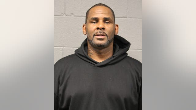 R. Kelly's Chicago trial: Ex-employee testifies he now doubts singer's abuse denials