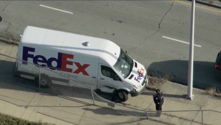 56f4108a-stolen-fedex-truck_1483017466917.png