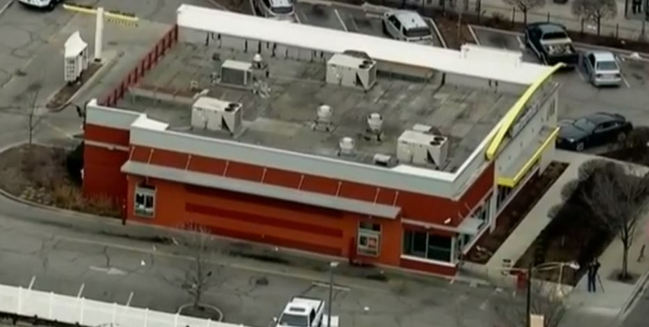 Man Shot To Death At Mcdonald S Restaurant In Bronzeville Fox 32