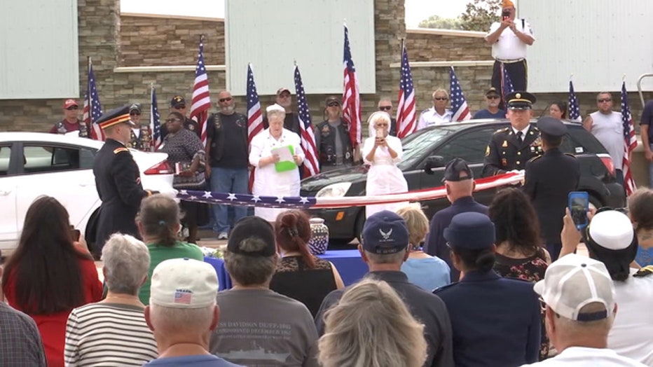 P-VETERAN-FUNERAL-5_WTVT0f85_146.mxf_.00_00_35_19.Still002_1569977671767.jpg_7683475_ver1.0_640_360.jpg