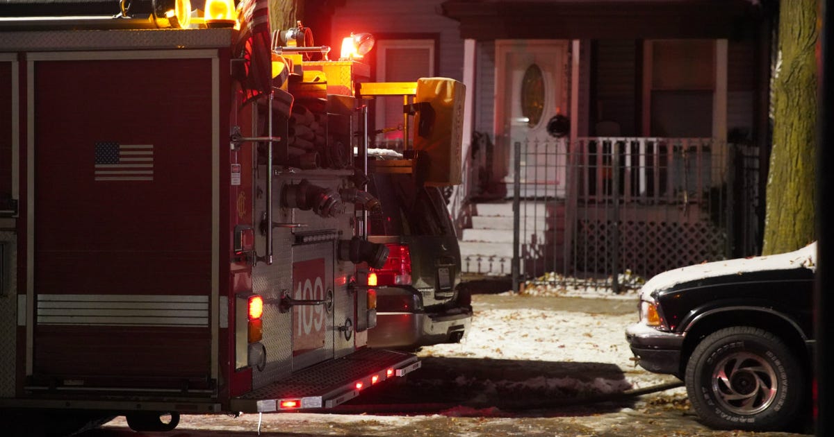 19 displaced in Brighton Park fire | FOX 32 Chicago