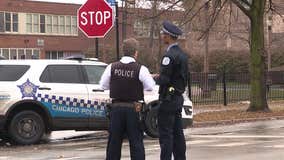 5 Chicago police officers hurt when 2 squad cars collide on West Side