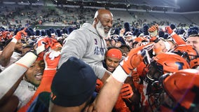 Illinois bowl eligible after storming back to beat Michigan State 37-34