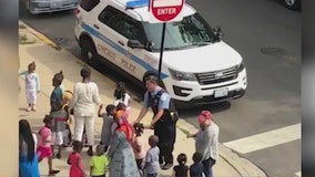 Chicago cop goes viral for friendly greetings with children in Uptown