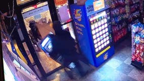 Group breaks into store in the South Loop, steals ATM, cash, alcohol