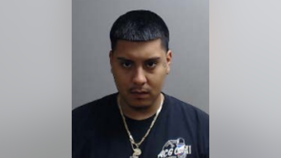 Blue Island man offered ride by Oak Brook police, found with gun