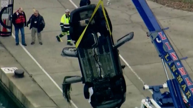 2 bodies pulled from submerged car in DuSable Harbor identified as missing men