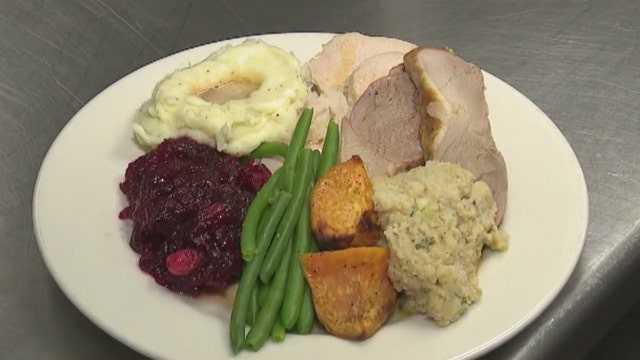 Hospitality company making 2,500 meals for Chicago's homeless this Thanksgiving