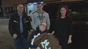 Police officer paralyzed decades ago in the line of duty welcomed home to Chicago