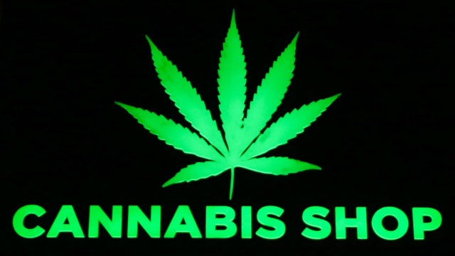 Crowds line up for first day of legal weed sales in Michigan; Illinois next