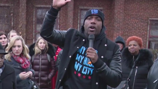 Volunteers decorate 250 homes on South Side to drive out violence with light