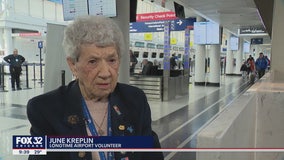 96-year-old woman has been greeting O'Hare passengers for 50 years