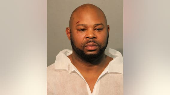 Man charged with shooting Chicago police officer who witnessed West Side murder