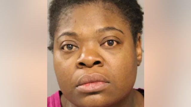 Woman charged in fatal knife attack at Englewood grocery store
