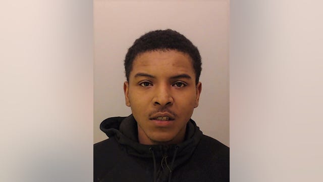 Man charged in year-old Gurnee cellphone store burglary