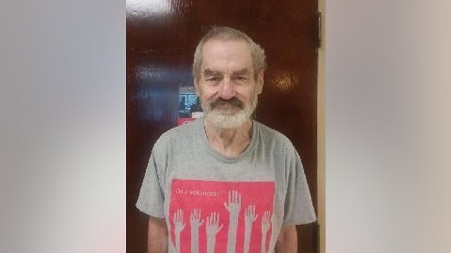 Hundreds attend funeral for Illinois veteran who had no known family