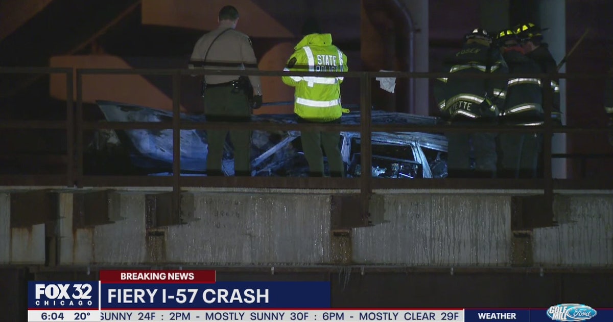 Fatal crash on I-57 shuts down southbound lanes at 127th | FOX 32 Chicago