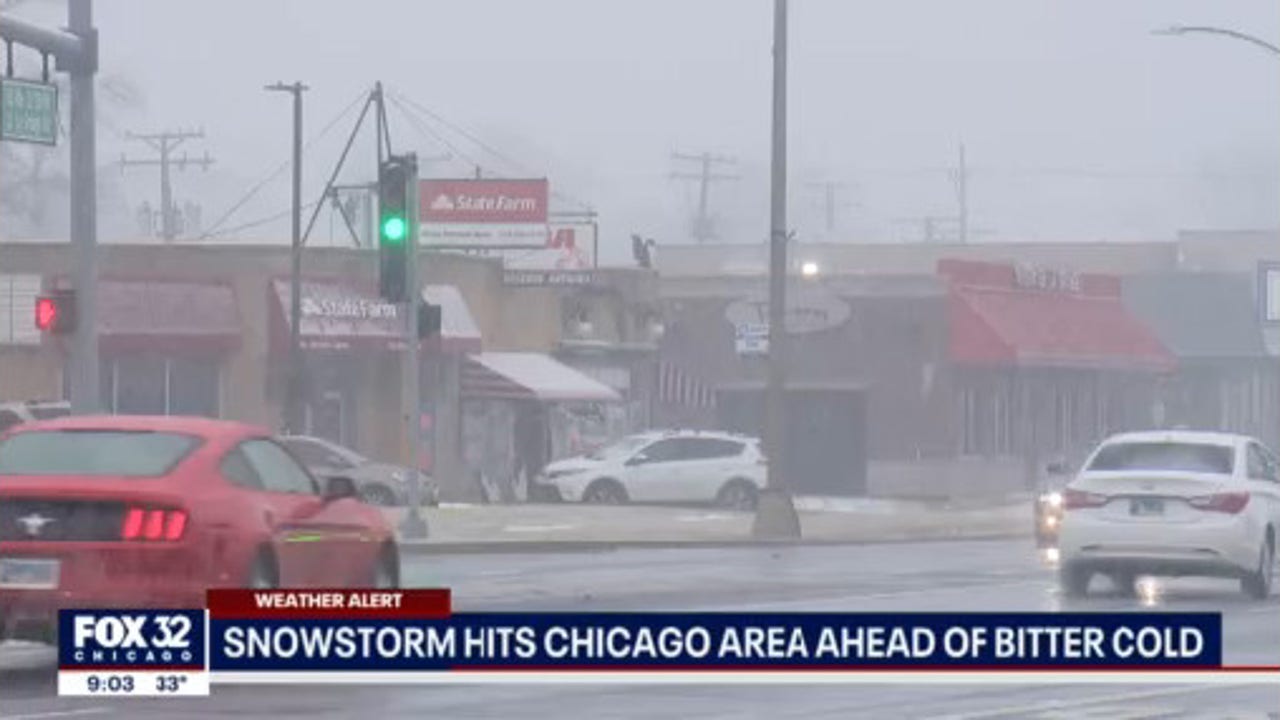 Snowstorm Hits Chicago Area Ahead Of Bitter Cold