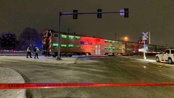 Occupants of car hit by train in Scottsdale sue Metra, Norfolk Southern