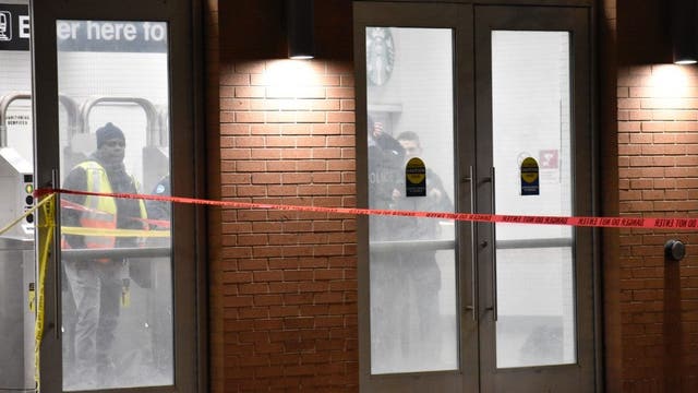 Teen stabbed in Ranch Triangle runs to North/Clybourn Red Line station to get help