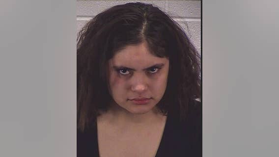Woman charged with DUI, child endangerment after Aurora crash