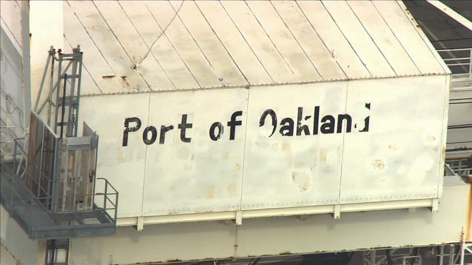 6-PORT-OF-OAKLAND_00.00.40.09.png