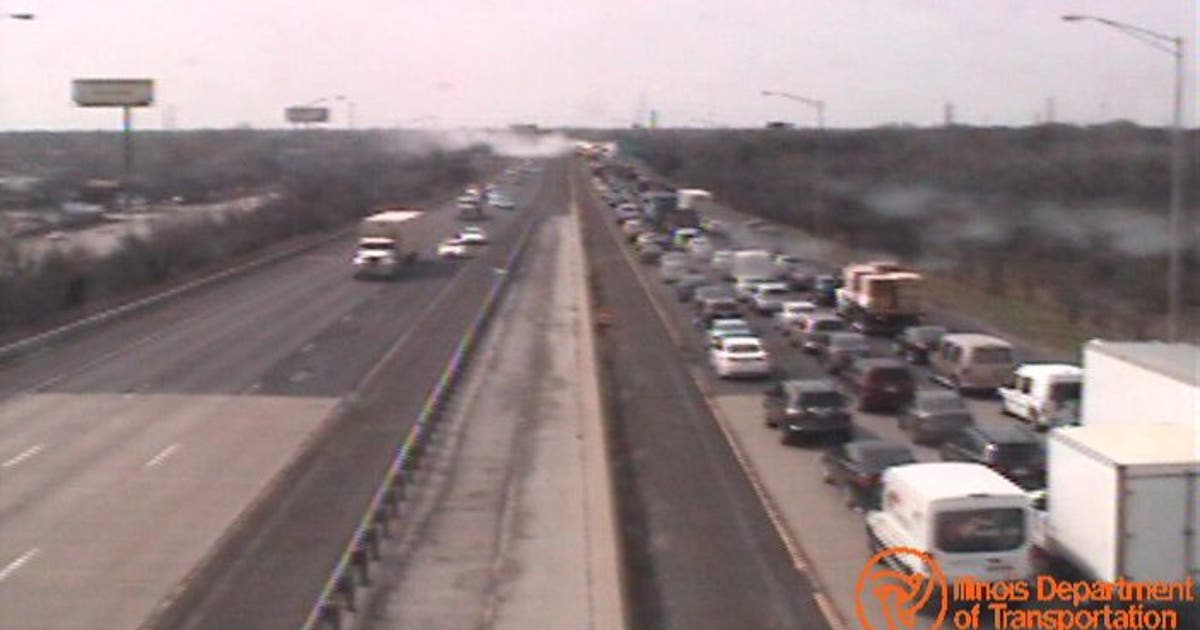 Vehicle fire on I-57 briefly shuts down all SB lanes at 138th Street ...