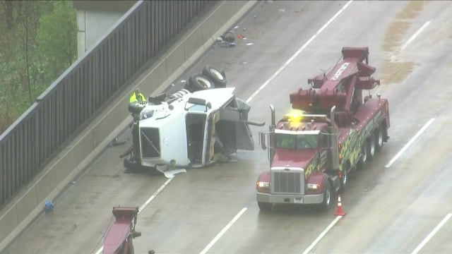 Driver ejected, killed in Dan Ryan rollover crash at 95th Street ramp