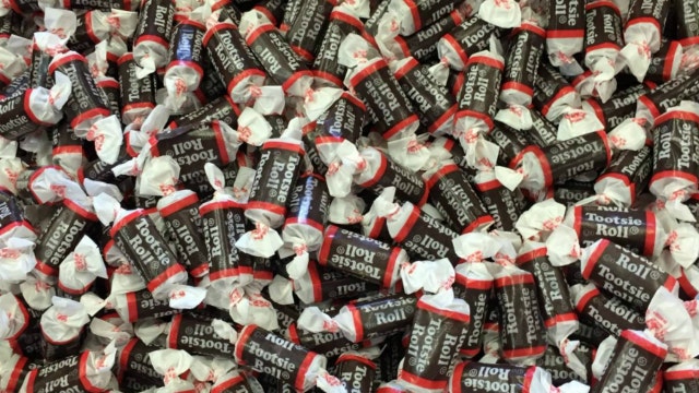 18 workers at Chicago Tootsie Roll factory test positive for COVID-19