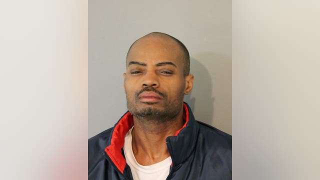 2 in custody after breaking into parked vehicles in Gold Coast: police