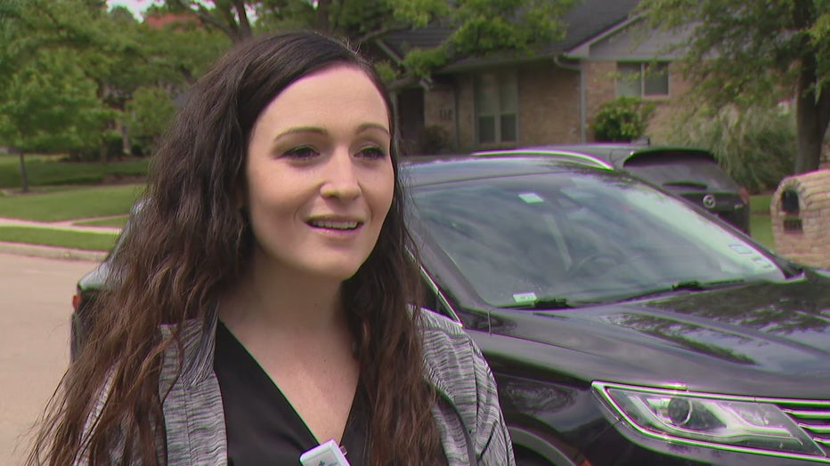 9000e07a-P_NATALIE CORONAVIRUS_ STRANGER HELPS NURSE 530P_K_00.00.31.19