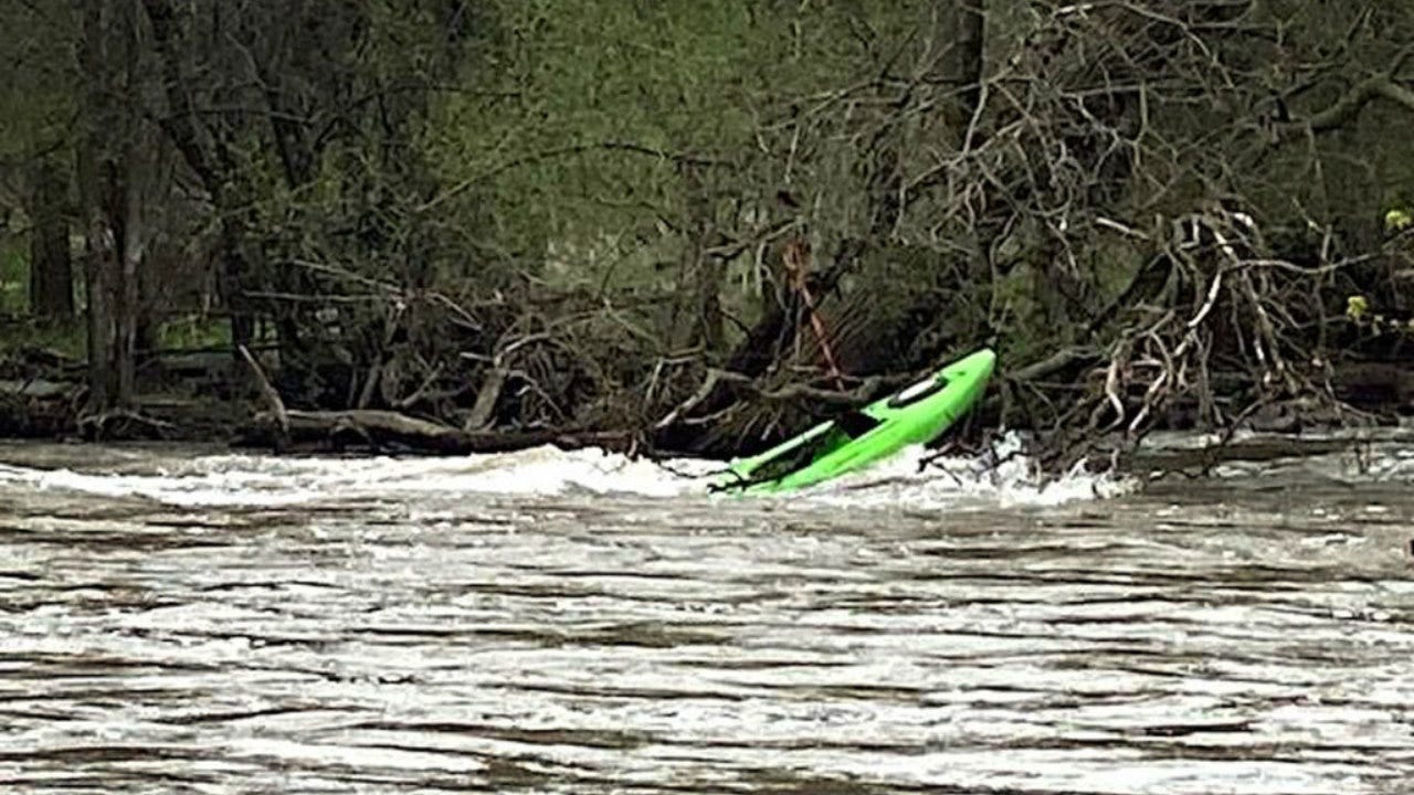 Capsized Kayaker Rescued From Des Plaines River