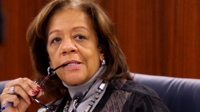 Convicted former Chicago schools chief Barbara Byrd-Bennett leaves prison