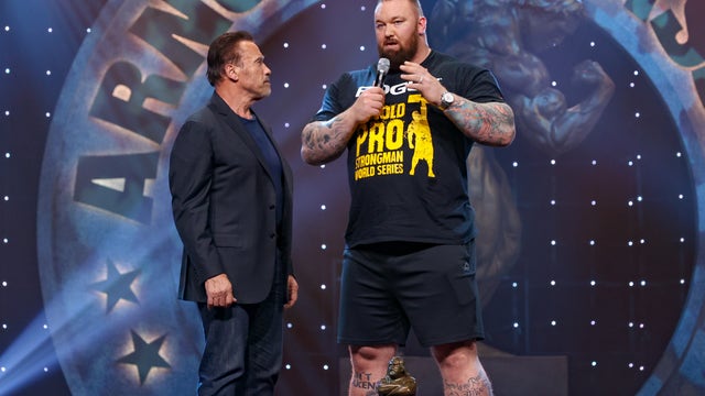 'Game of Thrones' actor Hafthor Bjornsson sets world deadlift record of 1,104 pounds