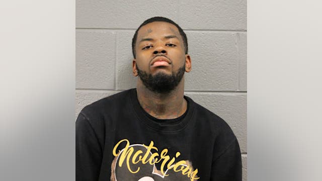 Gunman in Chicago homicide abandoned car nearby with murder weapon, wallet and ID inside: prosecutors